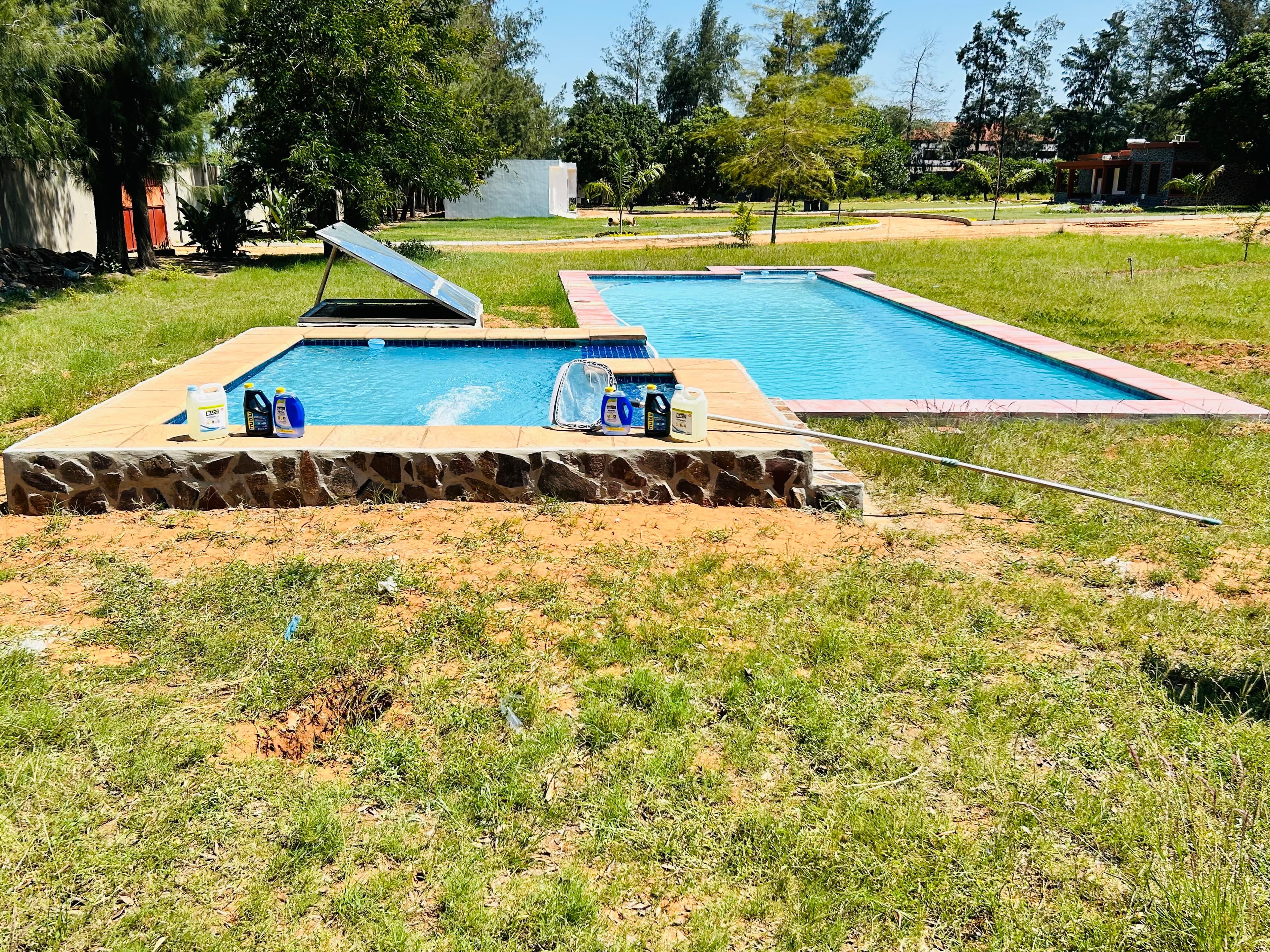 Piscina grande caseira tipo retangular